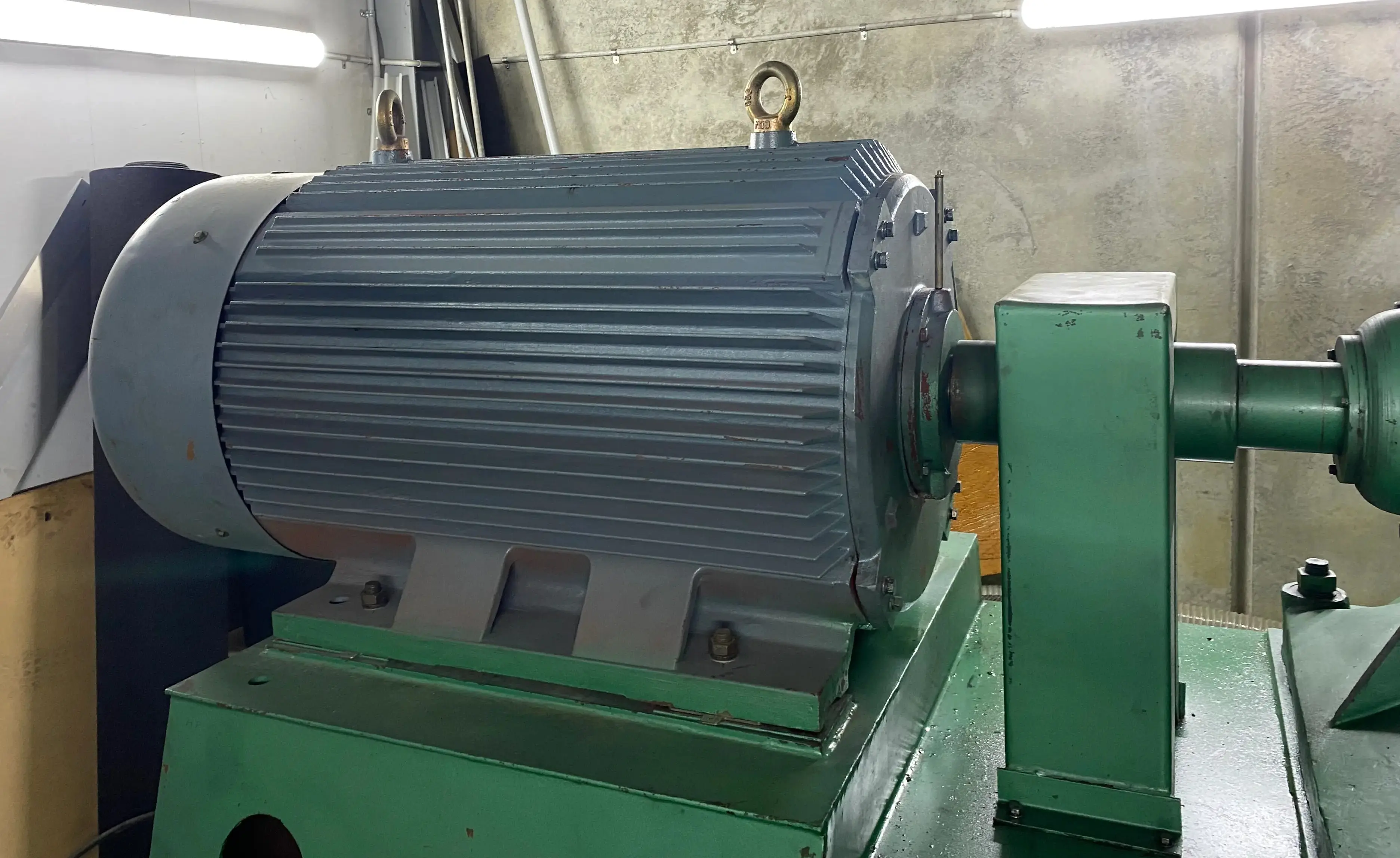SIMO 330HP Industrial Motor