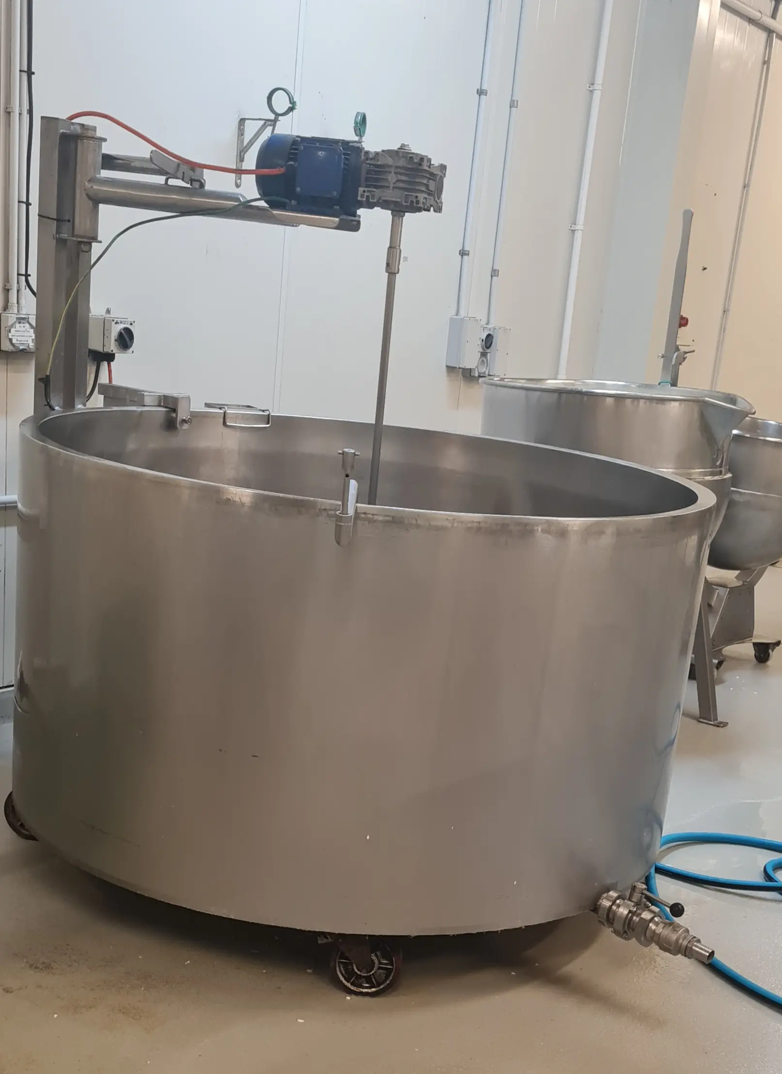 1,700L Jacketed VAT with Stirrer