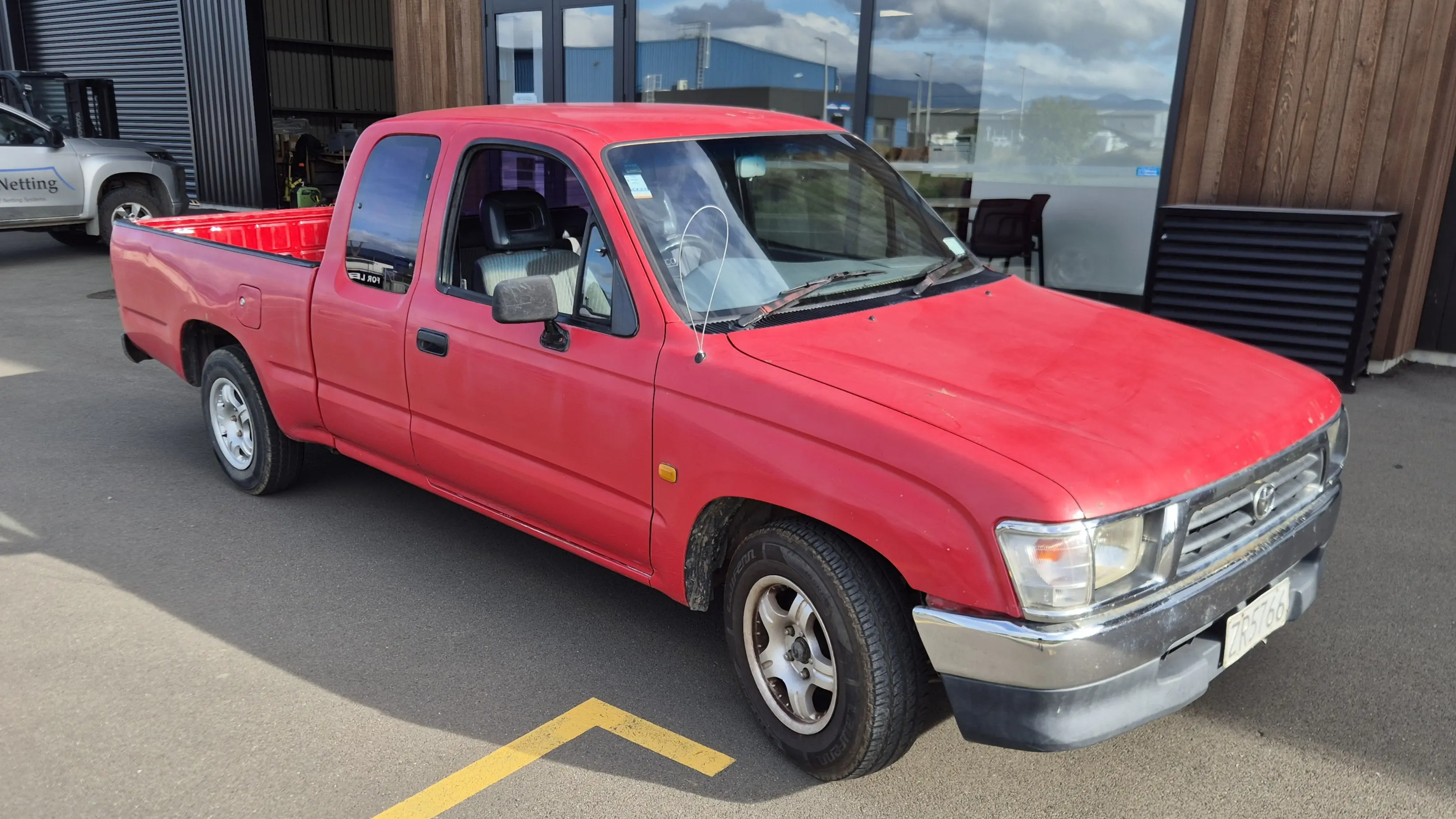 2000 Toyota Hilux 2WD X/C UTE